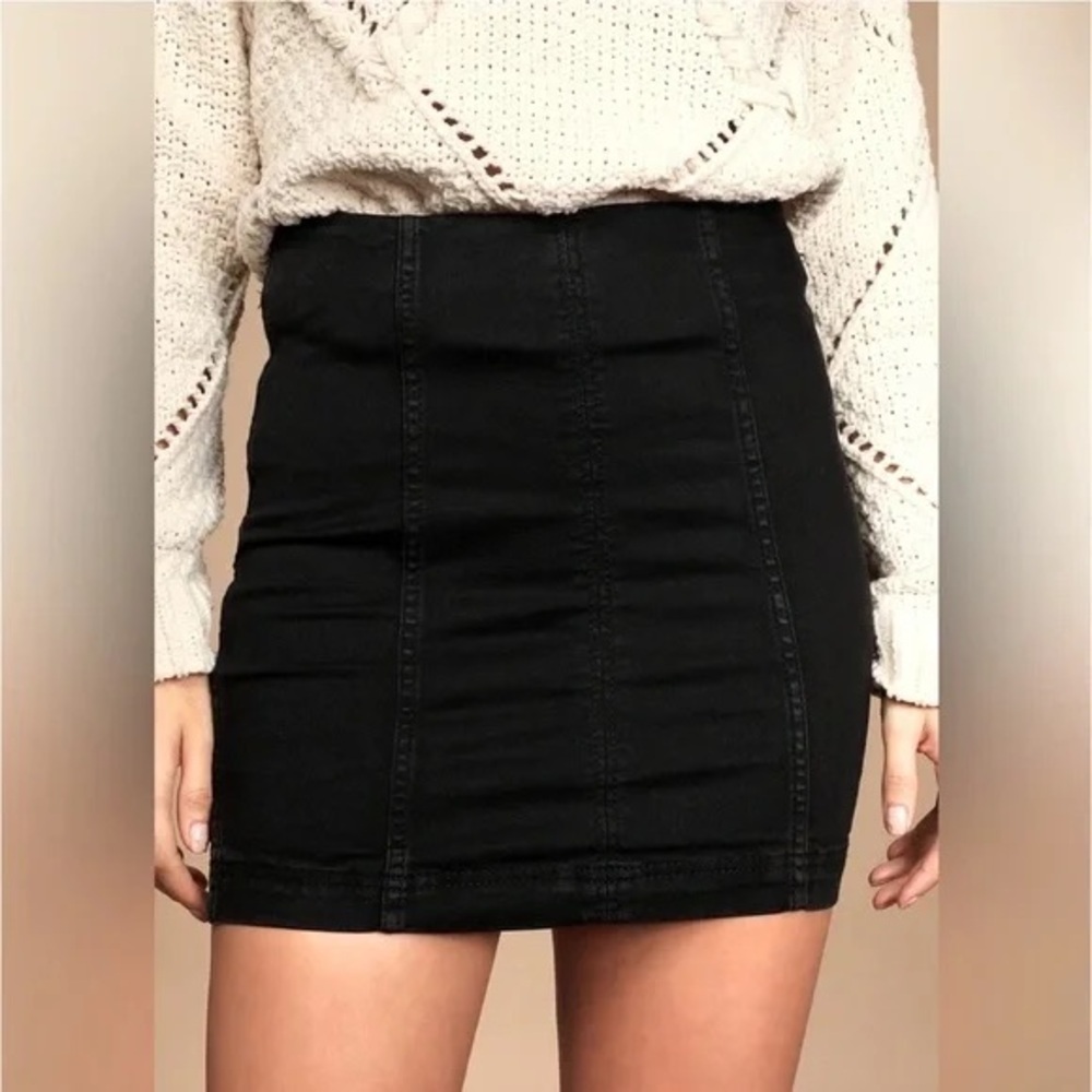 FREE PEOPLE Modern Femme Denim Mini Skirt Black Size 10 Boho Jeans Casual Party